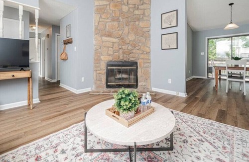 Northeast Raleigh House | North Raleigh 3 bedroom home, pet friendly
