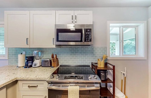 North Shore House | North Shore Beachfront Property! 5 bed, 4 bath