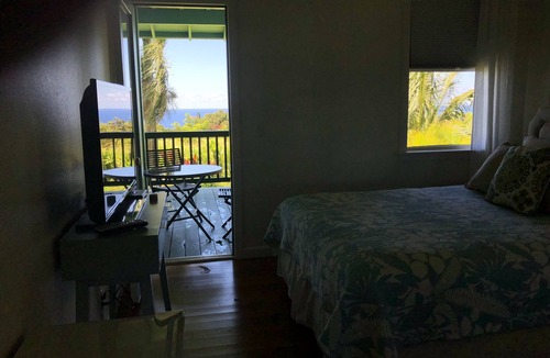 Pauwela Bed & Breakfast | North shore Maui ocean view B and B room 2