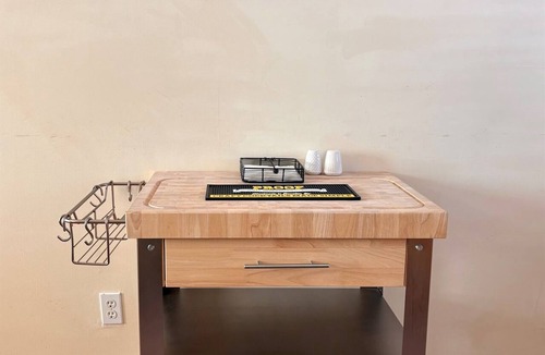 Mosby Apartment | Northside Gem- Historic Retreat with Modern Luxury