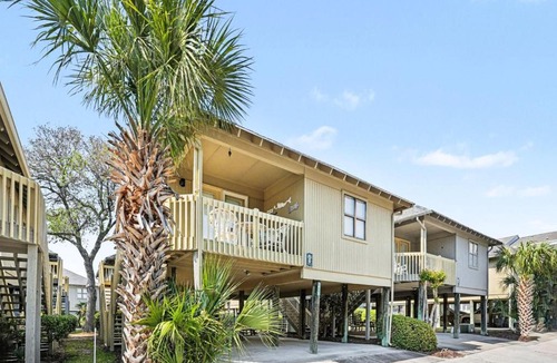 Myrtle Beach House | Nostalgic Beach Cottage. Unplug near beach with pools