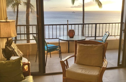 Kihei Condo | 🤙 Nov-Dec-Jan SPECIALS 🏝️ at the classic LIVE ALOHA SUITE