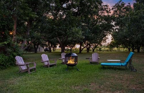 Prairie Lea House | Nut House Countryside Pecan Farm 14 ac San Marcos