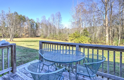 Helen House | NVM Shenandoah Peace - Pet Friendly Room at the Nacoochee Valley Motel