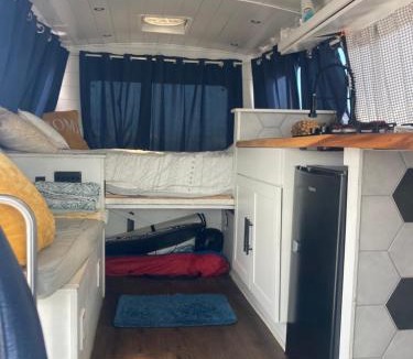 Kalama Tract Boat Rental | Oahu Camper Adventures