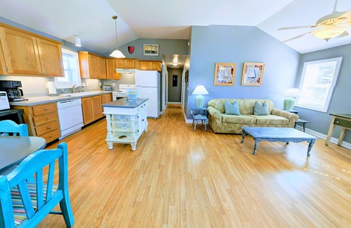 Colington Cottage | OBX Island Cottage~Water view~ 1 level, no stairs~ Beach 3.5 miles (8 min drive)