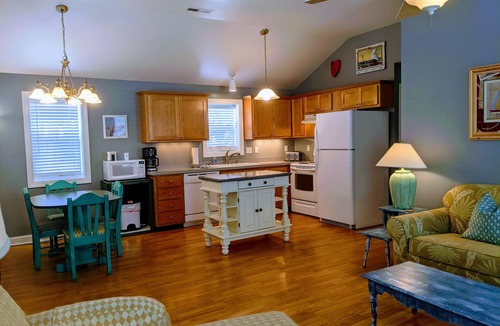 Colington Cottage | OBX Island Cottage~Water view~ 1 level, no stairs~ Beach 3.5 miles (8 min drive)