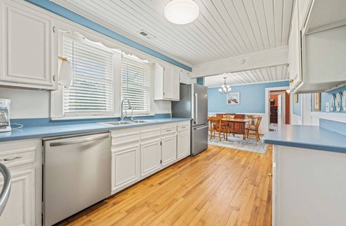 Colington House | OBX Soundfront Hideaway 3BR Waterfront Home in Jarvisburg