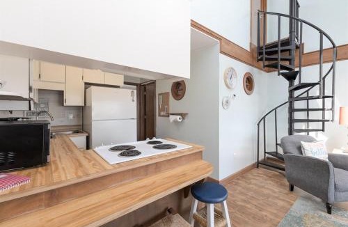 North Topsail Beach Apartment | Ocean and Sound Views, Beach Access -Villa On The Blue