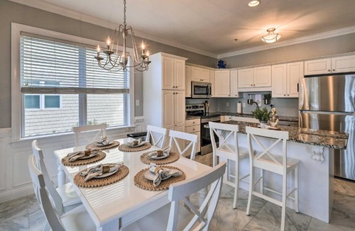 Indian Beach House | Ocean Club Condo w/Community Pool & Hot Tub