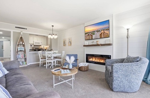 Briarcliffe Acres Condo | Ocean Creek Resort Villa w Fireplace and Balcony