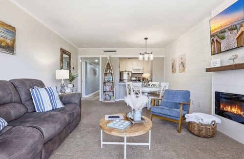 Briarcliffe Acres Condo | Ocean Creek Resort Villa w Fireplace and Balcony