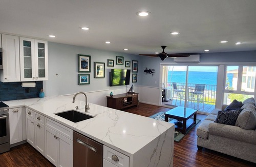 Kailua-Kona Condo | Ocean Front - Air conditioned Condo - Minutes From Downtown Kona, STVR-19-376325
