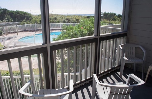 Coffeyville Condo | OCEAN FRONT COMPLEX GREAT FOR FAMILIES AND A SHORT WALK TO THE BEACH!