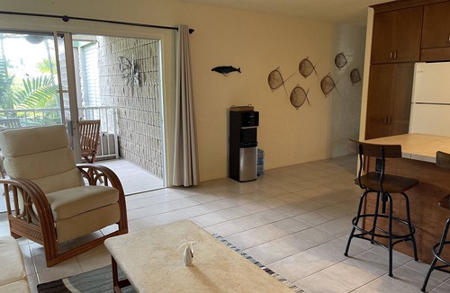Kailua-Kona Condo | Ocean front property! Cozy, 2nd floor condo, serene garden view