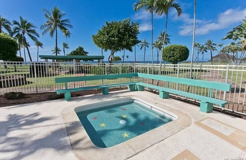 Makaha Condo | Ocean-Front Renovated Condo with Amazing sunset, WiFi, fitness room, pools, more