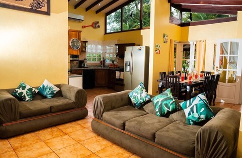 Kahana House | Ocean Getaway -Near Beach w/AC, Kayak, BBQ and more!