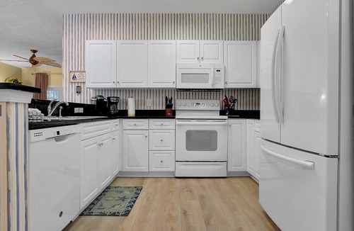 North Myrtle Beach Condo | Ocean Keys 4421 2nd floor 6 pools/beach