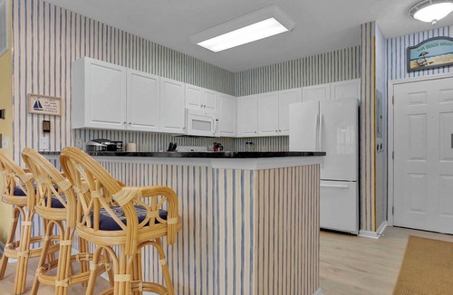 North Myrtle Beach Condo | Ocean Keys 4421 2nd floor 6 pools/beach