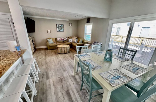 Surfside Beach House | Ocean lakes-Free golf cart-Ocean View