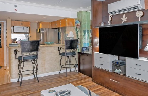Waikiki Condo | Ocean & Ocean View-Fully Equipped Condo at the Fabulous Ilikai Aug/Sep Special