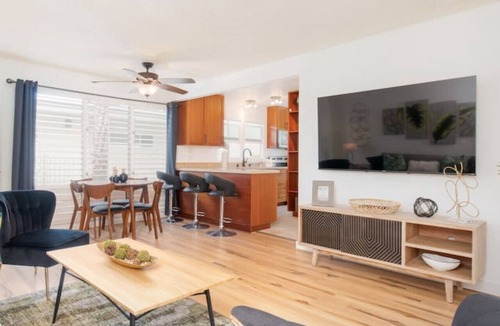 Kailua-Kona Condo | Ocean Sunsets and Waking Up to the Sounds of Waves