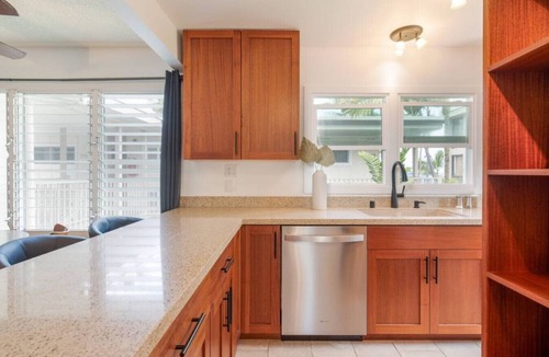 Kailua-Kona Condo | Ocean Sunsets and Waking Up to the Sounds of Waves