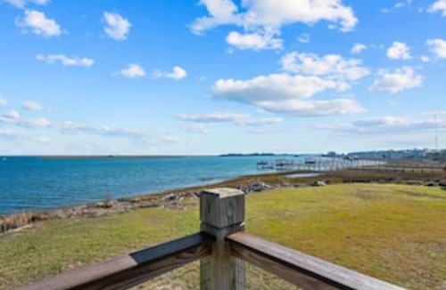 Myrtle Grove House | OCEAN VIBES ON THE INTRACOASTAL