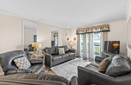 North Myrtle Beach Apartment | Ocean View 2BR First-Floor Cherry Grove Sea Cabin 125-B