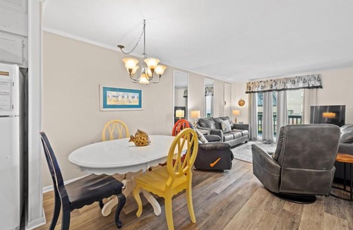 North Myrtle Beach Apartment | Ocean View 2BR First-Floor Cherry Grove Sea Cabin 125-B