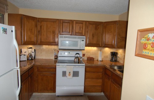 Kahaluu Bay Condo | Ocean View Condo! Across from White Sands Beach! Remodeled bathroom showers!