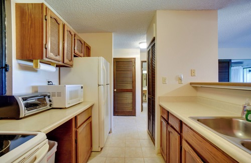 Maunaloa Condo | Ocean-View Condo w/Pool in Maunaloa!