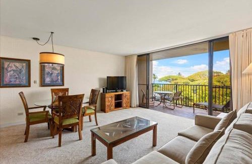 Honokowai Apartment | OCEAN VIEW condo with private balcony on 4th floor