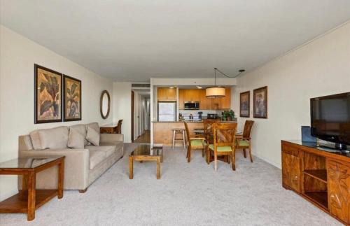Honokowai Apartment | OCEAN VIEW condo with private balcony on 4th floor