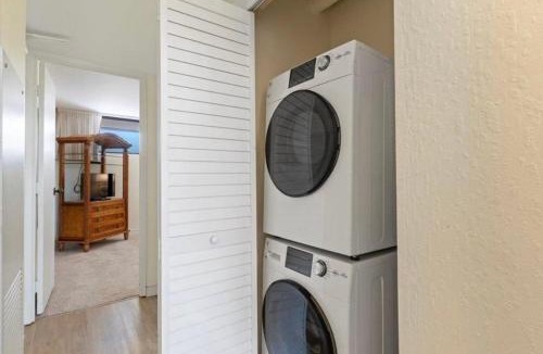 Honokowai Apartment | OCEAN VIEW condo with private balcony on 4th floor
