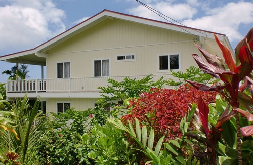 Kalaoa House | Ocean View, Full Kitchen, Gorgeous Top Floor Suite surrounded by Tropical Garden