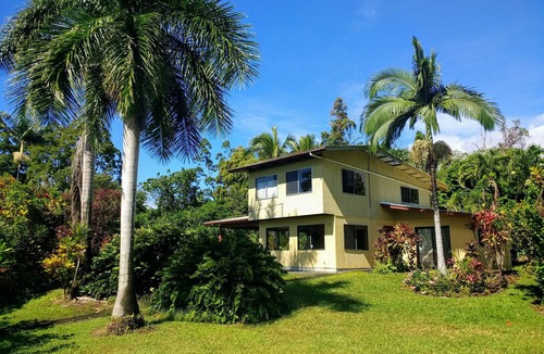 Pahoa House | OCEAN View large home close to BEACH on 3 private landscape acres.nnnn