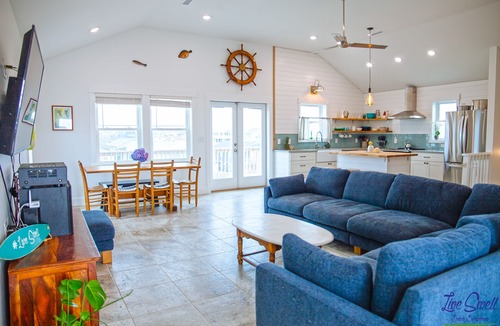 Colington House | Ocean Views, New Custom Home, Direct Beach Access, CLEAN, Near Pier, + EZ Cart