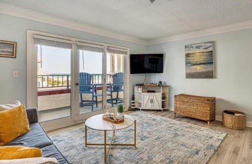 North Topsail Beach House | Ocean Views + Resort Pool! N Topsail Beach Condo