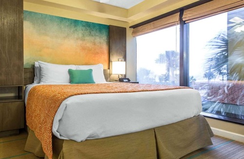 Downtown Myrtle Beach Resort | Oceanfront 1BR Deluxe at SeaGlass Tower – Myrtle Beach Views & Resort Pools