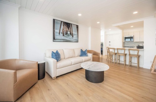 Northeast Virginia Beach Condo | Oceanfront 2 BR VA Beach Condo, Balcony Over Boardwalk, Sleeps 8, Pool & Sauna