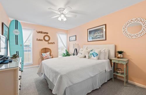 Windy Hill Apartment | Oceanfront 2 BR Villa-Pool-Corner Balcony-King Bd