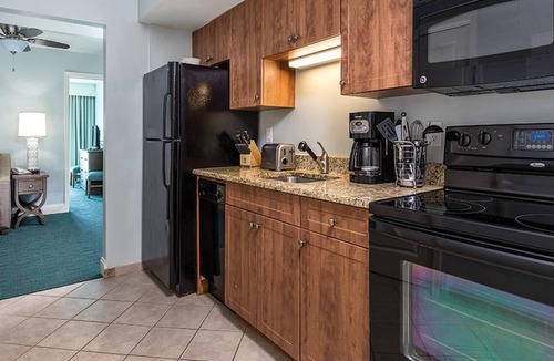 Cherry Grove Beach Resort | Oceanfront 2 bedroom deluxe in Wyndham Towers on The Grove