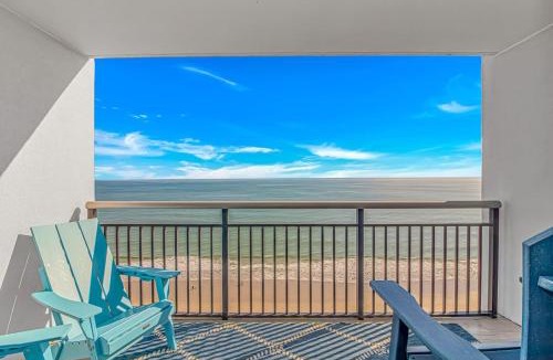 Downtown Myrtle Beach House | Oceanfront 2BR Retreat 17th Floor Balconies