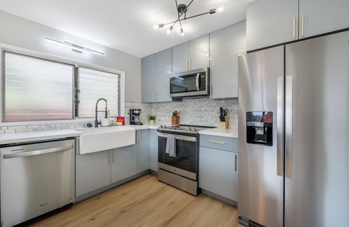 Nanakuli House | Oceanfront 3bed/1.5bath Maili Beach living