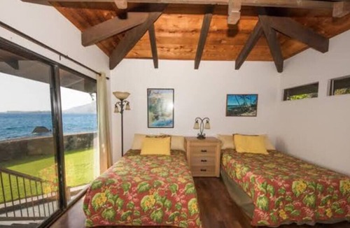 Honaunau-Napoopoo House | Oceanfront 4 BR for 12! Weddings/Receptions!