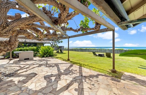 Maili House | Oceanfront 4BR Luxury | Pristine Yard + Views!