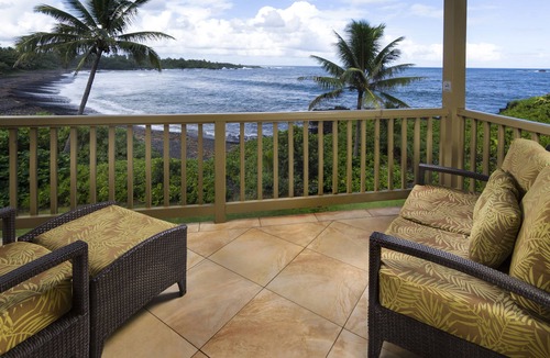 Hana Condo | Oceanfront #5 at Hana Kai Maui - 2 BR/2 BA Upper Floor Corner 100ʻ from Water!