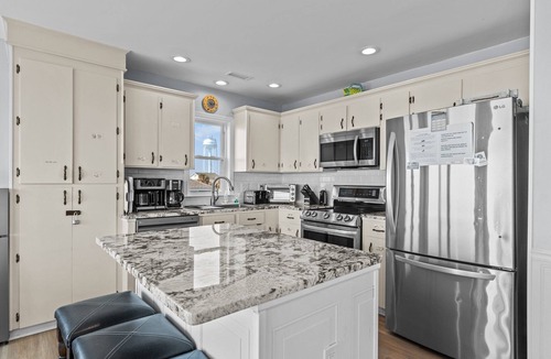 Holden Beach House | Oceanfront, 6 bedroom - 6 bath, Heated saltwater pool, dog friendly, close to bridge & activities