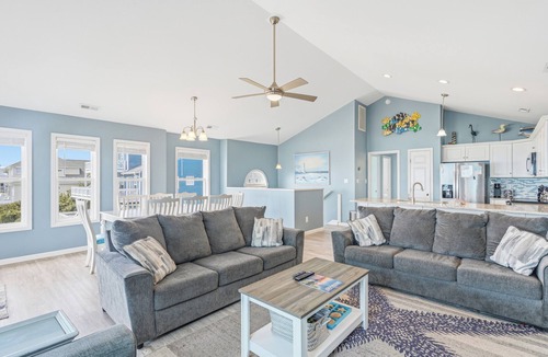 Emerald Isle House | Oceanfront 7BR Escape - Private Beach Access, Covered Deck & Spacious Living